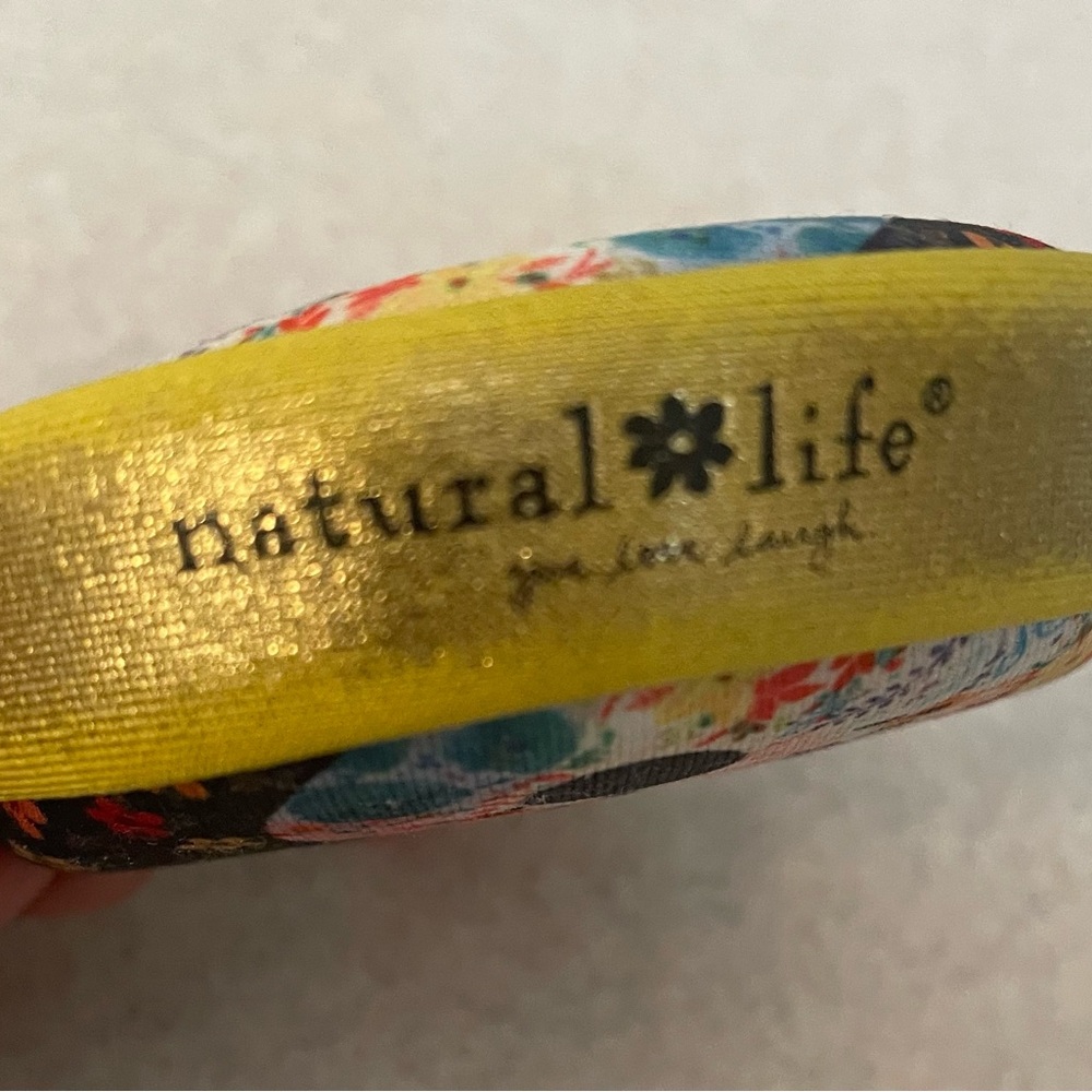 NATURAL LIFE Floral Yin Yang Key Holder in Navy, Yellow, Red - Picture 6 of 6